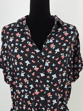 Hot Topic Black Short-Sleeve Button-Up Shirt with Red & Blue Mushroom Print